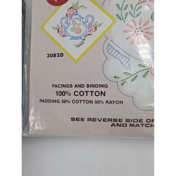 ColorTex Potholders Embroidery 3082D Teapot Set of 2 in Package - Picture 4 of 5
